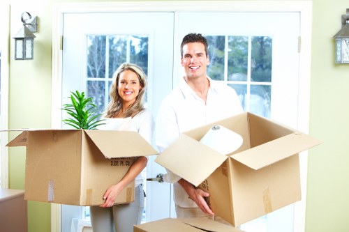Packing and transport for student belongings