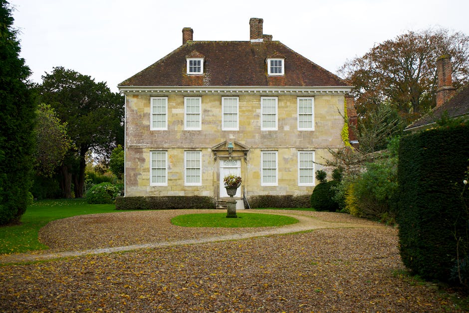 https://manandvanbarking.co.uk/blog/eastbury-manor-removals-tips-for-listed-building-properties/